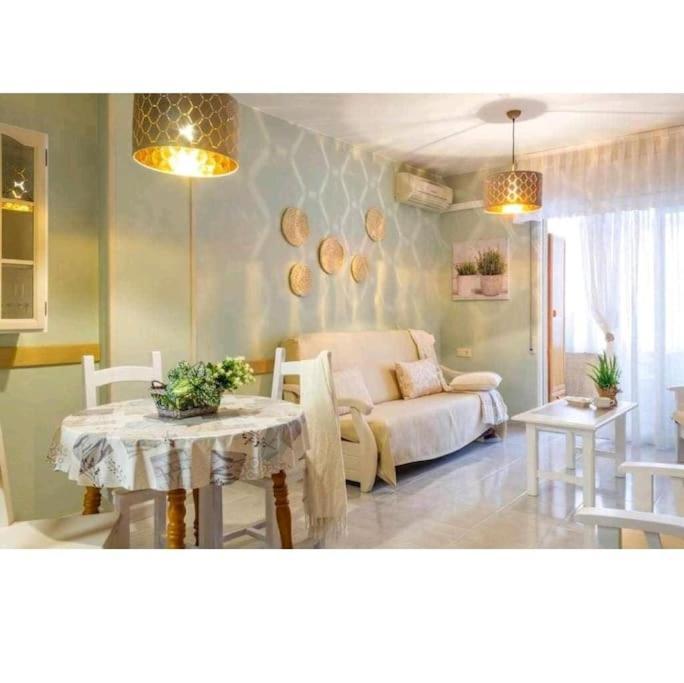 Апартаменты Pink Catia Coqueto Piso Playa Del Cura Торевьиа Экстерьер фото