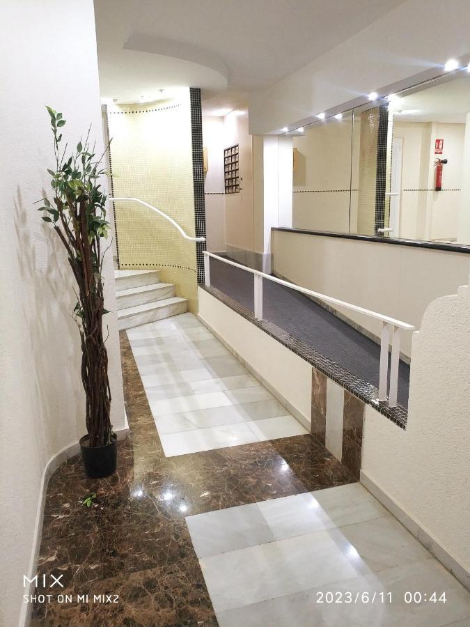 Апартаменты Pink Catia Coqueto Piso Playa Del Cura Торевьиа Экстерьер фото
