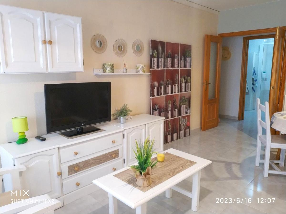 Апартаменты Pink Catia Coqueto Piso Playa Del Cura Торевьиа Экстерьер фото